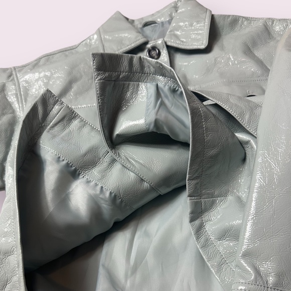 NWT Women’s ASOS Vinyl Tie Waist Light Grey Button Front Jacket With Belt Size 0 - Picture 8 of 13
